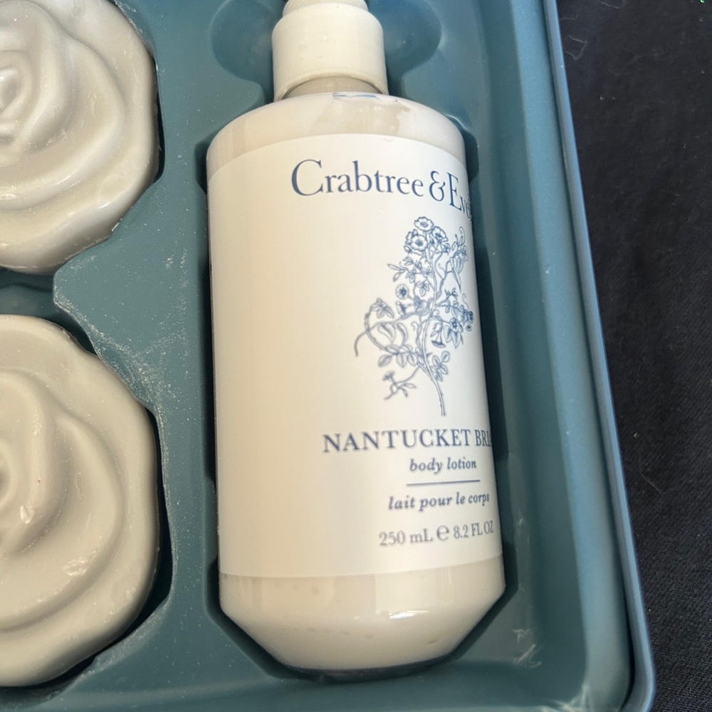 Crabtree & Evelyn Nantucket Blue Tin Gift Set - Picture 7 of 7